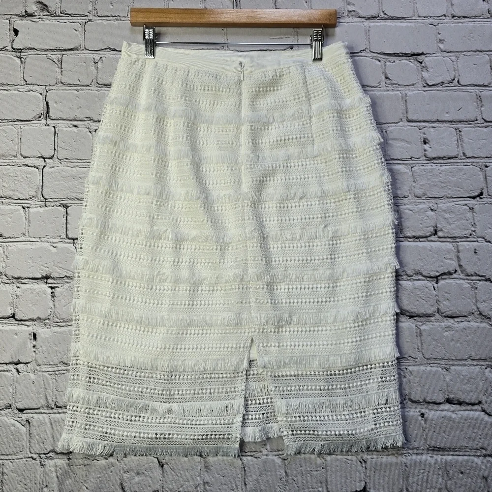 White‎ House Black Market WHBM White Fringe Crochet Accent Pencil Skirt Size 12 - Picture 7 of 12